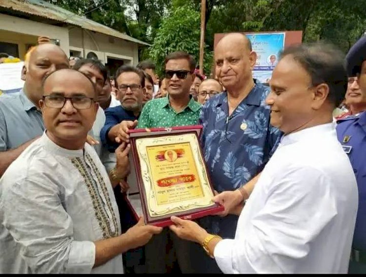 খানসামায় মাননীয় স্বাস্থ্য মন্ত্রী জনাব ডাঃ সামন্ত লাল সেন কে অর্থ মন্ত্রীর পক্ষে সংবর্ধনা!
