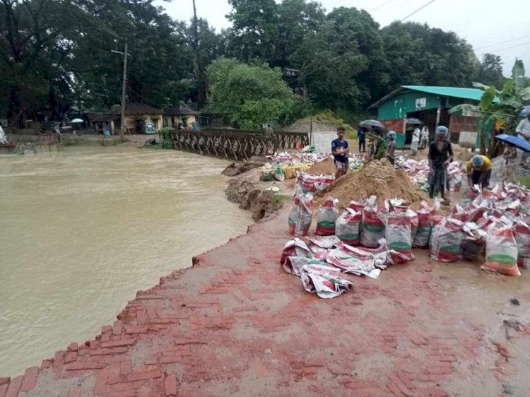 নাইক্ষ্যংছড়ি ও গর্জনিয়ায় টানা বর্ষণে উপজেলার সাথে ২ লক্ষ মানুষের যোগাযোগ বন্ধ