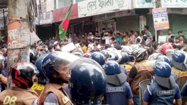 নরসিংদীতে ছাত্রলীগের সাথে শিক্ষার্থীদের সংঘর্ষ,আহত-১২