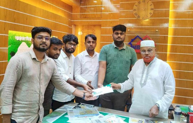 অধ্যক্ষ মাহাতাব বিশ্বাস বন্যা দূর্গতদের সহযোগিতার জন্য ৫০ হাজার টাকা দিলেন
