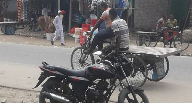 চিরিরবন্দরে মোটর সাইকেল আরোহী মৃত্যু!