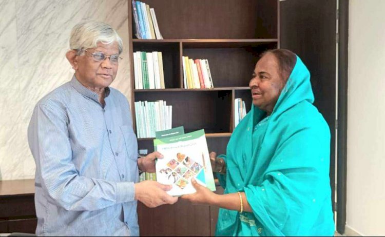 অর্থ উপদেষ্টা ড.সালেহ উদ্দিনের সাথে ড.হোসনে আরা বেগমের সৌজন্য সাক্ষাৎ