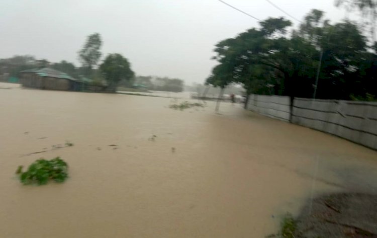 টেকনাফে ভারী বৃষ্টিতে  অর্ধশত গ্রাম প্লাবিত