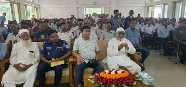 শারদীয় দুর্গাপূজা উদযাপন উপলক্ষে খানসামা উপজেলা প্রশাসনের আয়োজনে প্রস্তুতিমূলক সভা অনুষ্ঠিত হয়।
