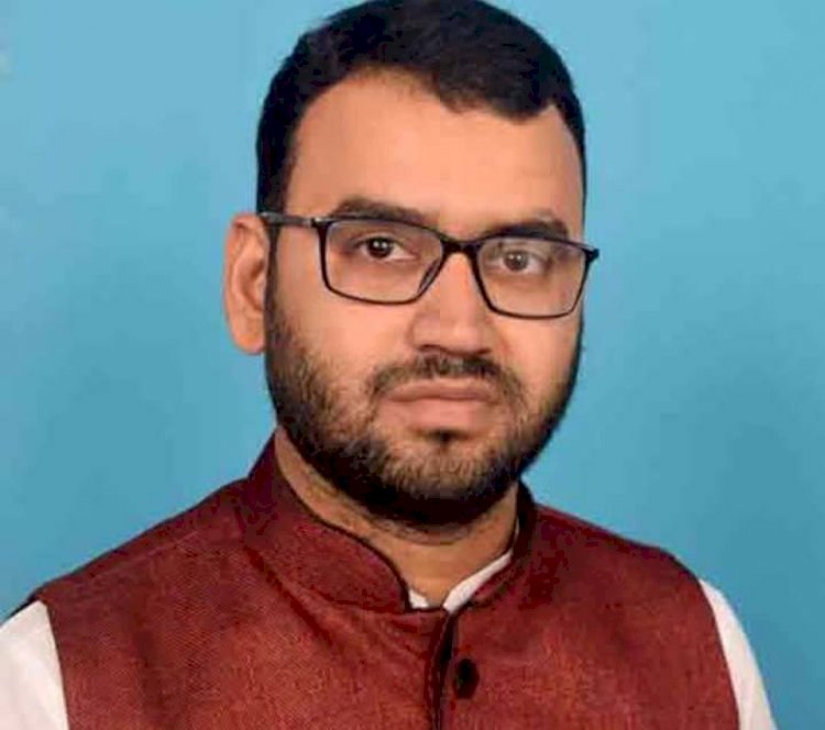 মহাদেবপুর সদর ইউপি'র চেয়ারম্যান শাকিল তরফদারকে আটক করেছে পুলিশ