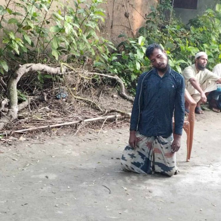 রাজশাহী মোহনপুর আমরাইল গ্রামে উত্তরপাড়াই গলায় ফাঁস দিয়ে কৃষকের আত্মহত্যা