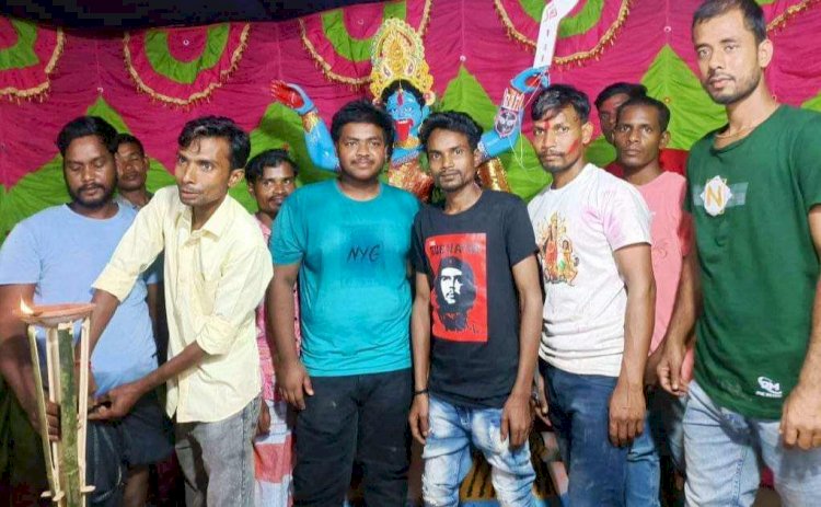 নওগাঁর ১১ টি উপজেলার বিভিন্ন কালী মন্দিরে মন্দিরে সংখ্যালঘু  সনাতন ধর্মাবলম্বীদের দীপাবলি কালী পূজা অনুষ্ঠিত