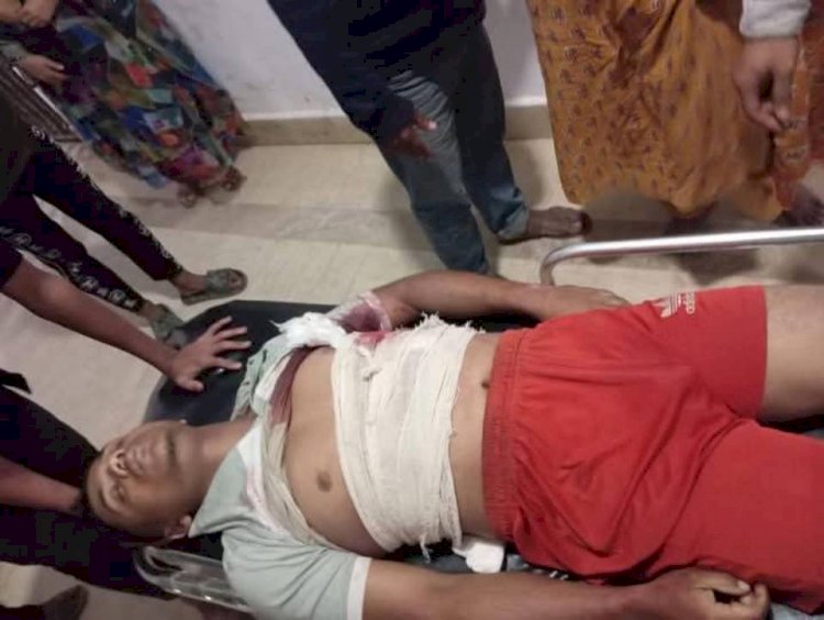 কুমিল্লায় তুচ্ছ ঘটনাকে কেন্দ্র করে ছুরির আঘাতে   যুবককে  হত্যা