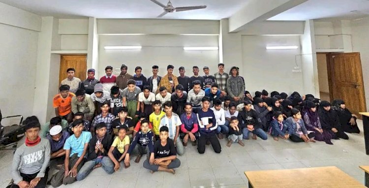 টেকনাফে পুলিশের অভিযানে   অপহরণ পূর্বক : পাচারকালে ৬৬ জন নারী পুরুষ ও শিশু উদ্ধার: আটক -৫ দালাল