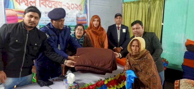 রাজশাহী মোহনপুরে সিসিডিবির উদ্যোগে শীত বস্ত্র কম্বল বিতরণ