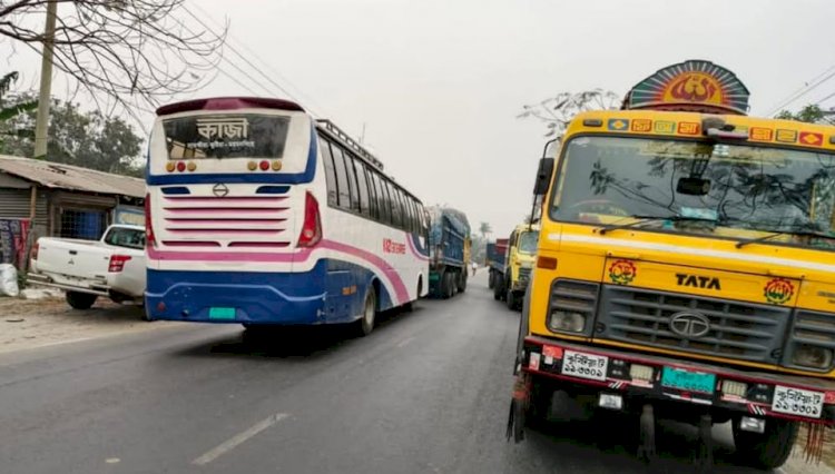 রায়পুরায় বাসের ধাক্কায় মোটরসাইকেলের দুই আরোহী নিহত