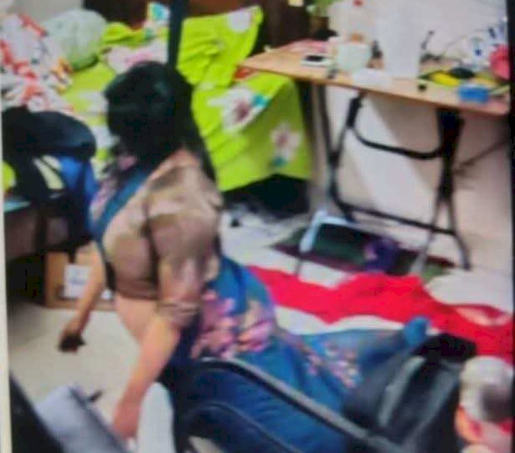 নওগাঁর শিক্ষার্থী অনিকা জজ হওয়া আর হলো না? আর প্রতিবাদী হয়ে দাঁড়াবে না !!