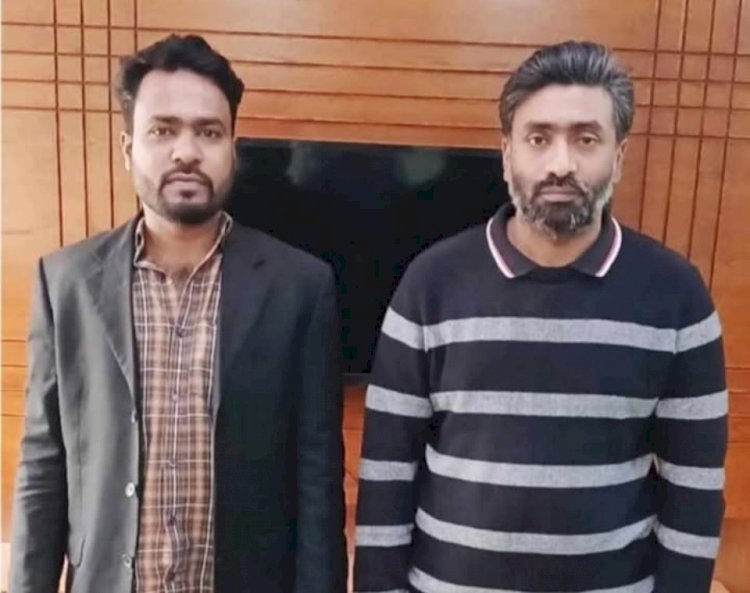 নওগাঁর মান্দা ঘাটকৈর গ্রামে অভিনব কায়দায় কিশোরকে অপহরণের চেষ্টায় ২ জন কে আটক