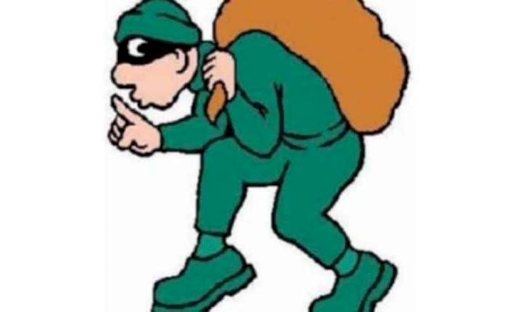 নওগাঁর মান্দা প্রসাদপুর কেন্দ্রীয়  রাধাগোবিন্দ মন্দিরের ভাণ্ডার কক্ষে ৫৩ হাজার টাকা চুরি