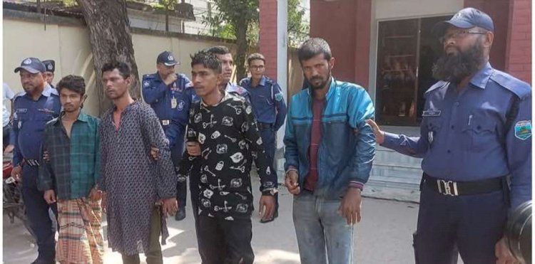 নওগাঁ সদর বরুনকান্দী মোড়ে ফিরোজের গ্যারেজ থেকে বৈদ্যুতিক তারসহ চোর চক্রের চার সদস্য আটক