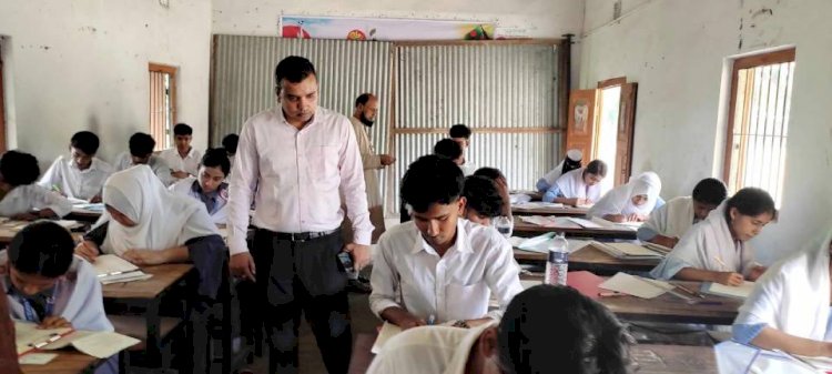 দুলালপুর উচ্চ বিদ্যালয়ে প্রথম দিনের এসএসসি পরীক্ষায় উপস্থিত ৩৮৯ জন, অনুপস্থিত-১০ জন