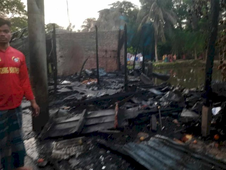 গলাচিপায় ১০টি দোকান পুড়ে ছাই