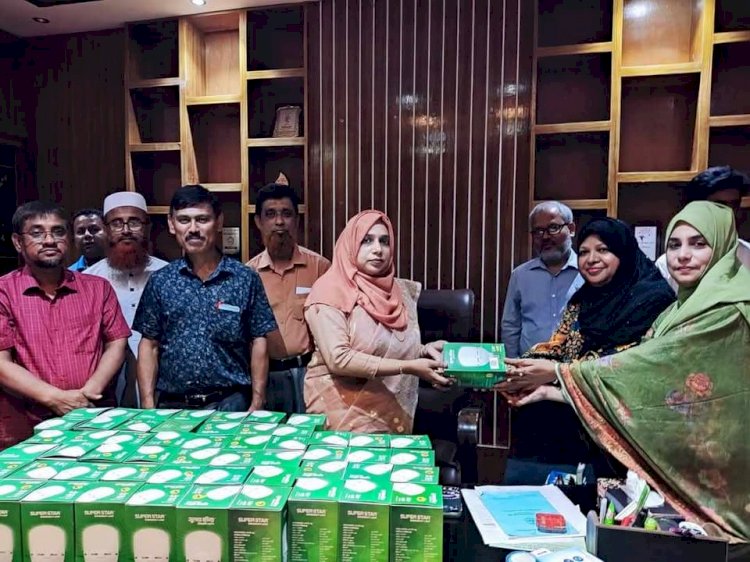 নরসিংদী তে ইউএন ও র উদ্যোগে এস এসসি    ও সমমানের পরীক্ষাথীদের সুবিধার্থে এল ইডি এনার্জি সেভিং রিচার্জবেল লাইট বিতরন