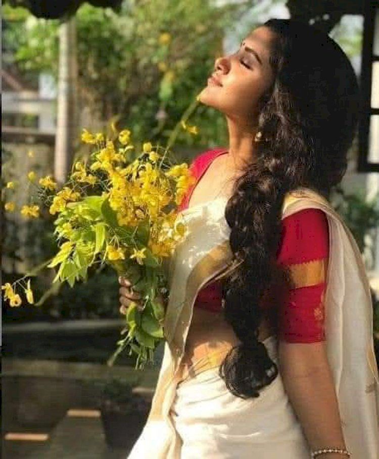 নিঃশব্দ রাতের নিঃস্তদ্ধতায় - প্রভাষক এস এম মনিরুজ্জামান আকাশ