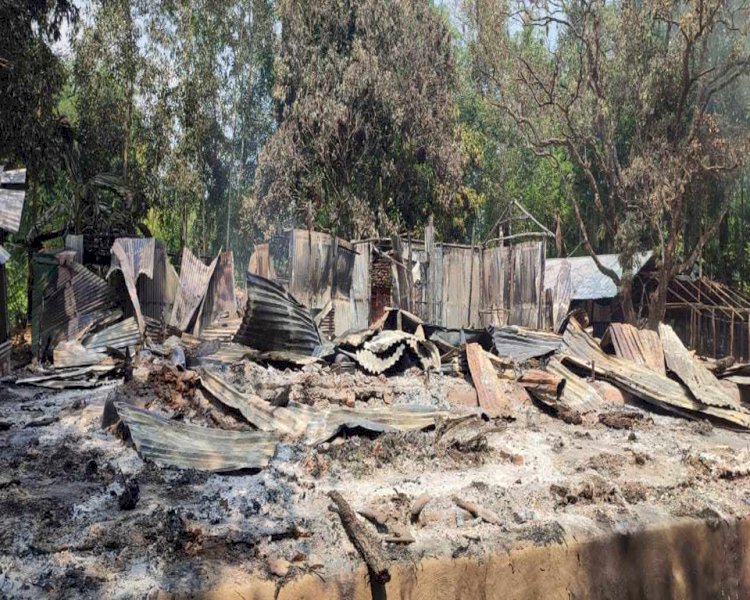 বাইশারীতে গভীররাতে দুর্বত্তদের দেওয়া আগুনে এক বসতবাড়ী পুড়ে ছাই!