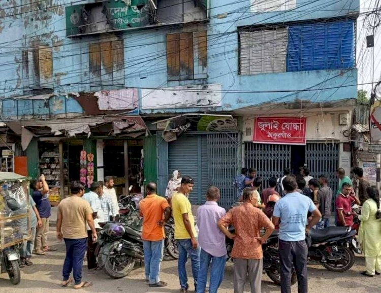 ঠাকুরগাঁওয়ে আওয়ামী লীগের অফিস দখলে নিলেন জুলাই যোদ্ধা