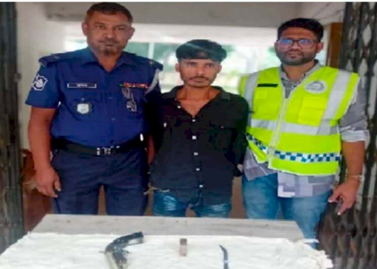 নরসিংদীতে অস্ত্র সহ এক সন্ত্রাসী গ্রেফতার