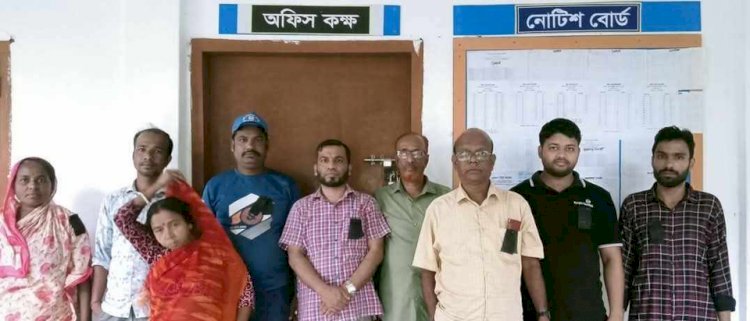 শিক্ষকদের উৎসব ভাতা বাড়লেও কর্মচারীদের বাড়েনি   উৎসব ভাতা বাড়ানোর দাবিতে কর্মচারীদের কর্মবিরতি