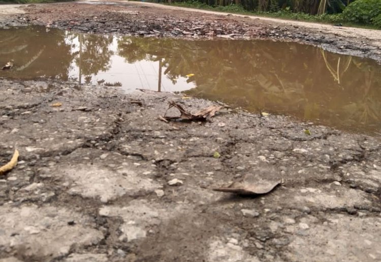 মহাসড়কের বেহাল অবস্থা এ যেন মৃত্যু ফাঁদ