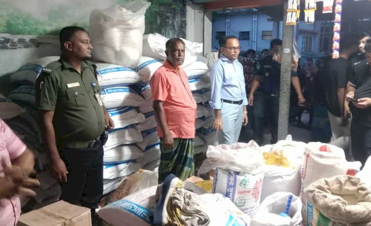 বুড়িচংয়ে দোকানে মিললো টিসিবির ১৪৪২ লিটার তৈল