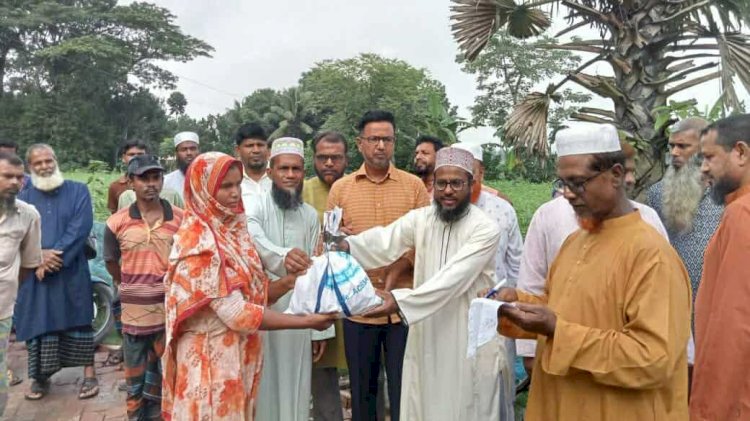 কেশবপুর আশ্রয়ণ প্রকল্পের বাসিন্দাদের  মাঝে খাদ্য সামগ্রী বিতরণ