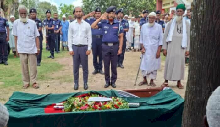 নওগাঁর নিয়ামতপুর উপজেলার বীর মুক্তিযোদ্ধা আহম্মদ আলীর ইন্তেকাল