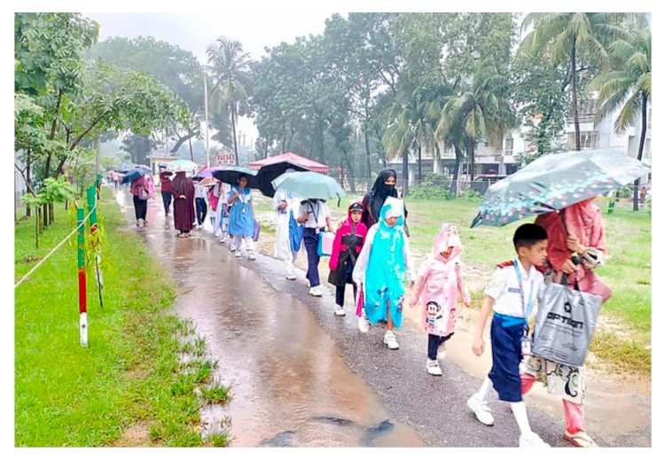 চট্টগ্রামে অবিরাম বৃষ্টি, ভারী বৃষ্টির সতর্কতা ও পাহাড়ধসের আশঙ্কা