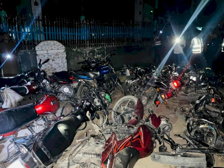 দিনাজপুর জেলার চিরিরবন্দর খানসামা নির্বাচনী ৪ এলাকায়  বিএনপির দুই গ্রুপের সংঘর্ষ! কর্নেল গ্রুপের কয়েকজন আহত!অর্ধশত মোটর সাইকেল ভাংচুর!