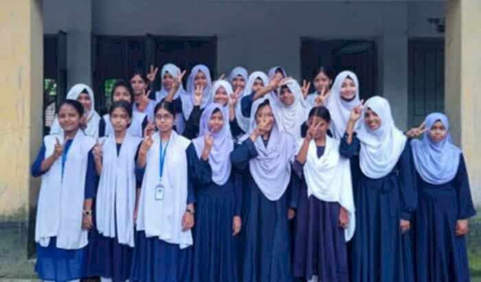 নওগাঁর মহাদেবপুরে এ বিদ্যালয়ে এসএসসি পরীক্ষার ফলাফল এবারও শতভাগ  শিক্ষার্থী পাশ