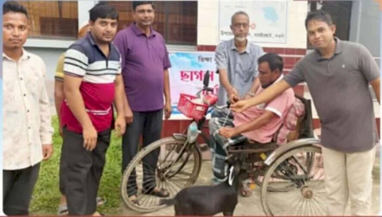 নওগাঁর ধামইরহাটে সামাজিক সংগঠন মানবসেবা কর্তৃক ৫ ভিক্ষুকদের ছাগল প্রদান