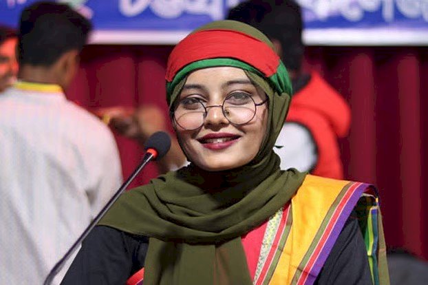 নারীদের ধ্বংস করা হচ্ছে, রাজনীতি করব না: ফেসবুক লাইভে অন্তর্দ্বন্দ্ব ও নারী বৈষম্যের প্রতিবাদ; 