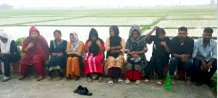 নওগাঁর ধামইরহাটের আগ্রাদ্বিগুণ সীমান্তে বিএসএফ কর্তৃক ১০ জন বাংলাদেশিকে পুশইন