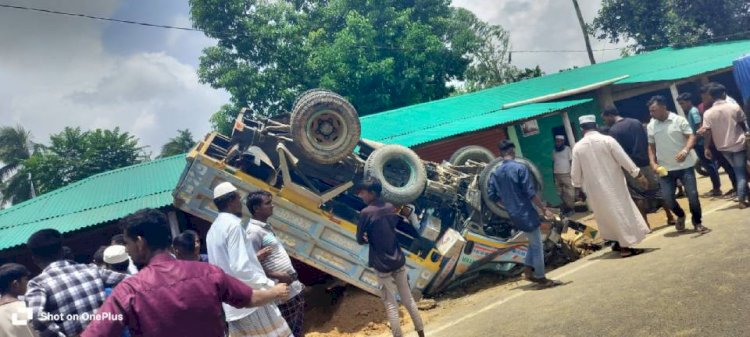 টেকনাফে সিএনজি ডাম্পার সংঘর্ষে নিহত -১ আহত-৩