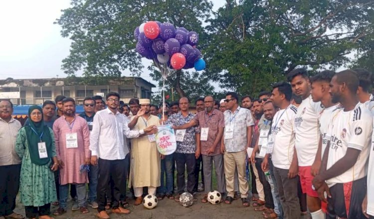 বালিয়াকান্দিতে আরাফাত রহমান কোকো স্মৃতি ফুটবল টুর্নামেন্ট আন্ত ইউনিয়ন খেলার উদ্বোধন