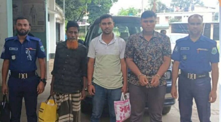 নওগাঁর মহাদেবপুরে পুলিশের বিশেষ অভিযানে রাসেল আল-আমিন বিষু নামে ৩ জন আটক