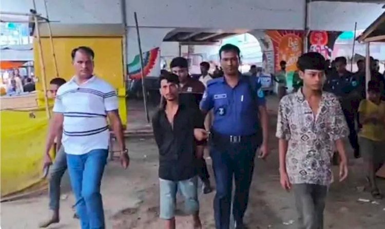 শ্রীপুরে ফুটপাতের জায়গা নিয়ে বিরোধে ছুরিকাঘাতে যুবক নিহত, দুইজন আটক