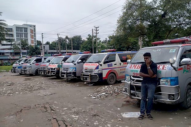 বরিশালের শের-ই-বাংলা মেডিকেল কলেজ হাসপাতাল থেকে বেসরকারি অ্যাম্বুলেন্স স্ট্যান্ড উচ্ছেদ