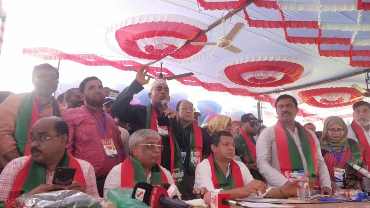 ‌দেশের স্বা‌ধীনতা ধরে রাখতে বিএন‌পি ছাড়া বিকল্প নাই -কুমিল্লায় বিএনপির কেন্দ্রীয় ভাইস চেয়ারম্যান বরকত উল্লাহ বুলু