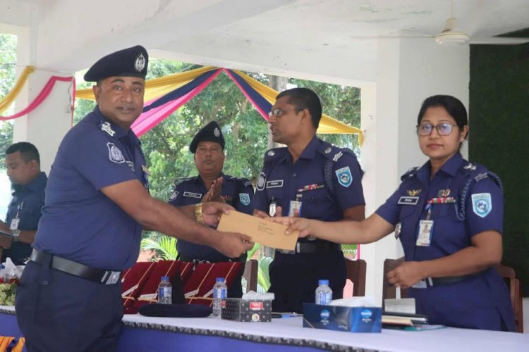 গাইবান্ধায় জেলা পুলিশের মাস্টার প্যারেড ও কল্যাণ  সভা অনুষ্ঠিত