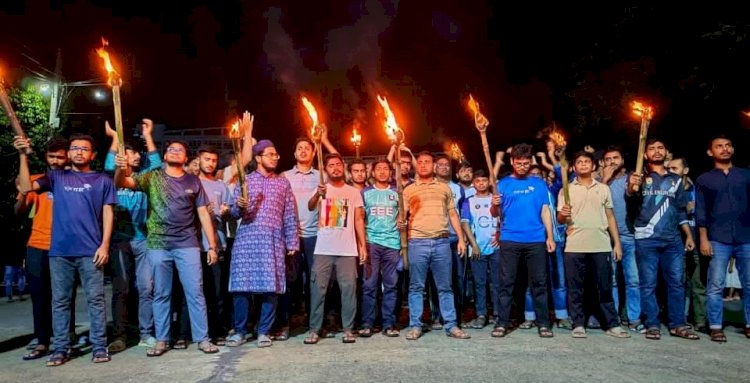 ডিপ্লোমা কোটার প্রতিবাদে পাবিপ্রবিতে প্রকৌশল শিক্ষার্থীদের মশাল মিছিল, ক্লাস-পরীক্ষা বর্জনের ঘোষণা