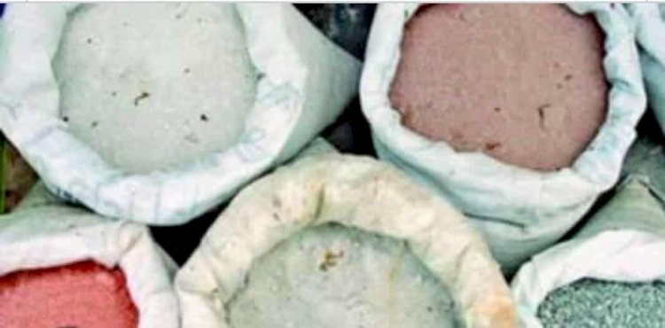 রাজশাহী তানোরে সংকট দেখিয়ে দ্বিগুণ  দামে  সার বিক্রি