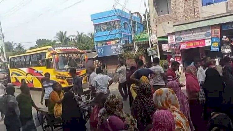 কেশবপুরে টিসিবির পণ্য না পেয়ে সড়ক  অবরোধ