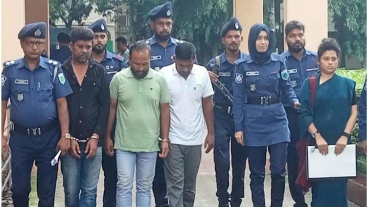 নওগাঁ ডিএমপি পুলিশের ইউনিফর্ম ডিবি জ্যাকেট পড়া মহিলাসহ ৪ জন ভুয়া পুলিশ আটক