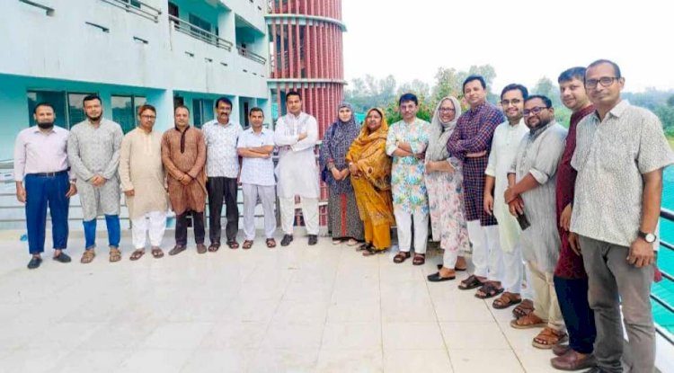 বগুড়ায় টিএমএসএস শিক্ষা প্রতিষ্ঠান পরিদর্শনে উপদেষ্টা ও সেক্রেটারি : শিক্ষা কার্যক্রমে গতি আনতে দিকনির্দেশনা