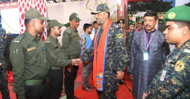 শারদীয় দুর্গাপূজার নিরাপত্তায় সর্বোচ্চ সতর্কতা: উত্তরা মন্দিরে আনসার-ভিডিপি মহাপরিচালকের পরিদর্শন